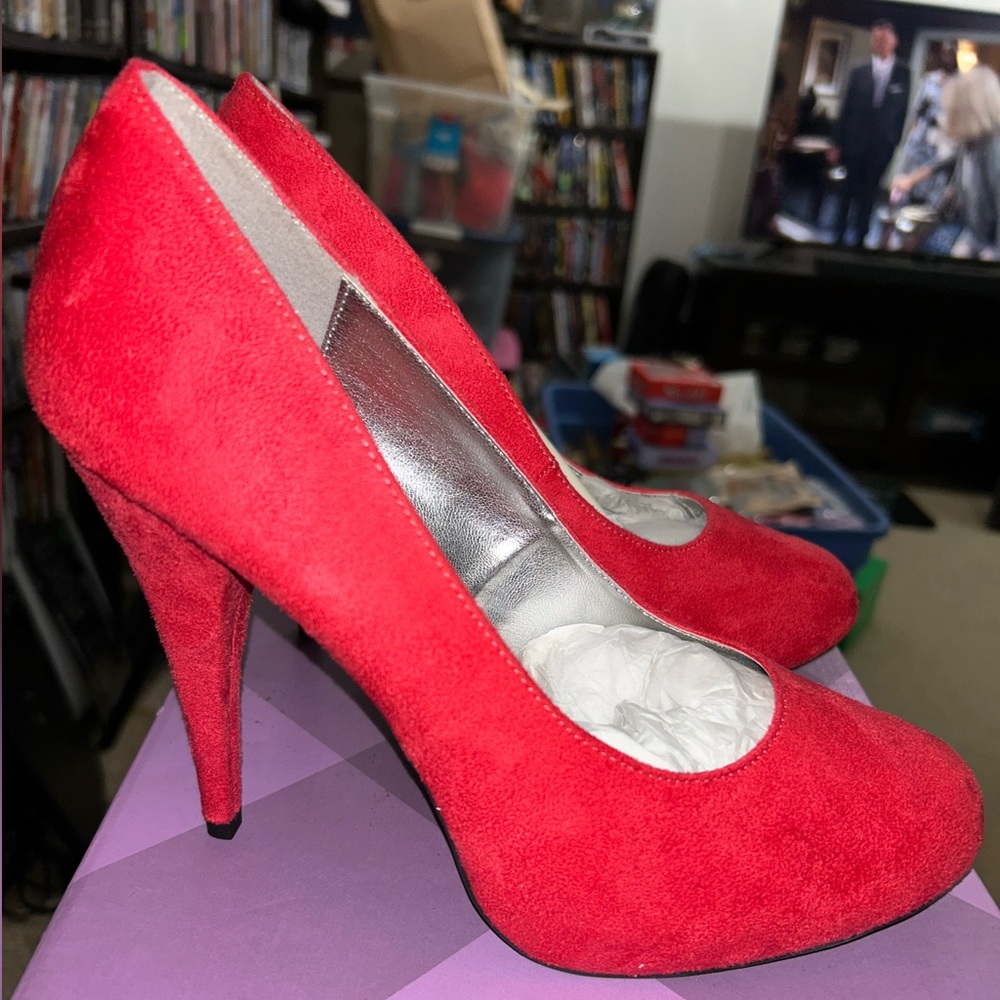 XAPPEAL Skyler Red Microfiber Platform Heels Pumps size 10 NEW